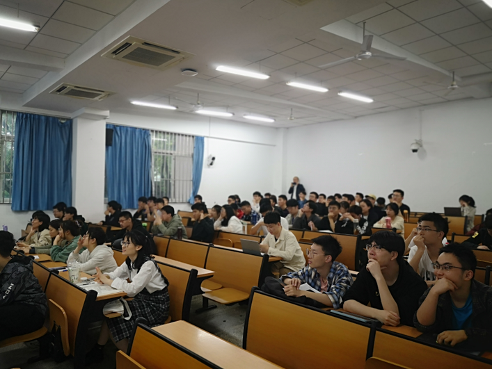 南京聚策携手华为在南京农业大学成功举办华为业务及人才生态介绍活动